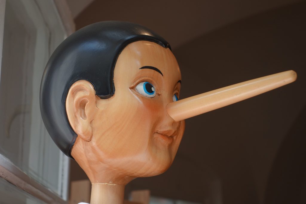 świadek kłamie